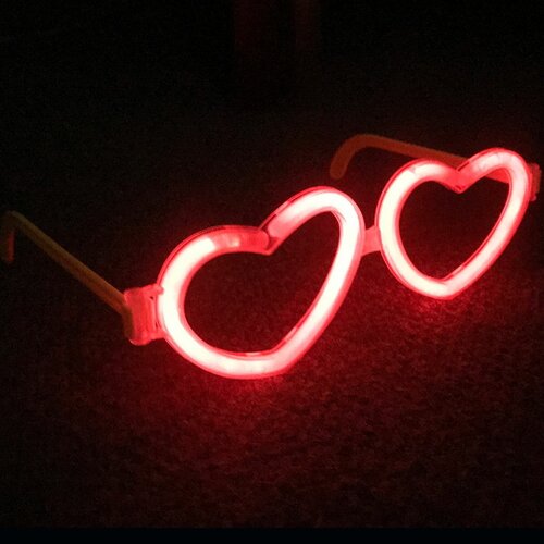 GLOW HEART EYEGLASSES -      310